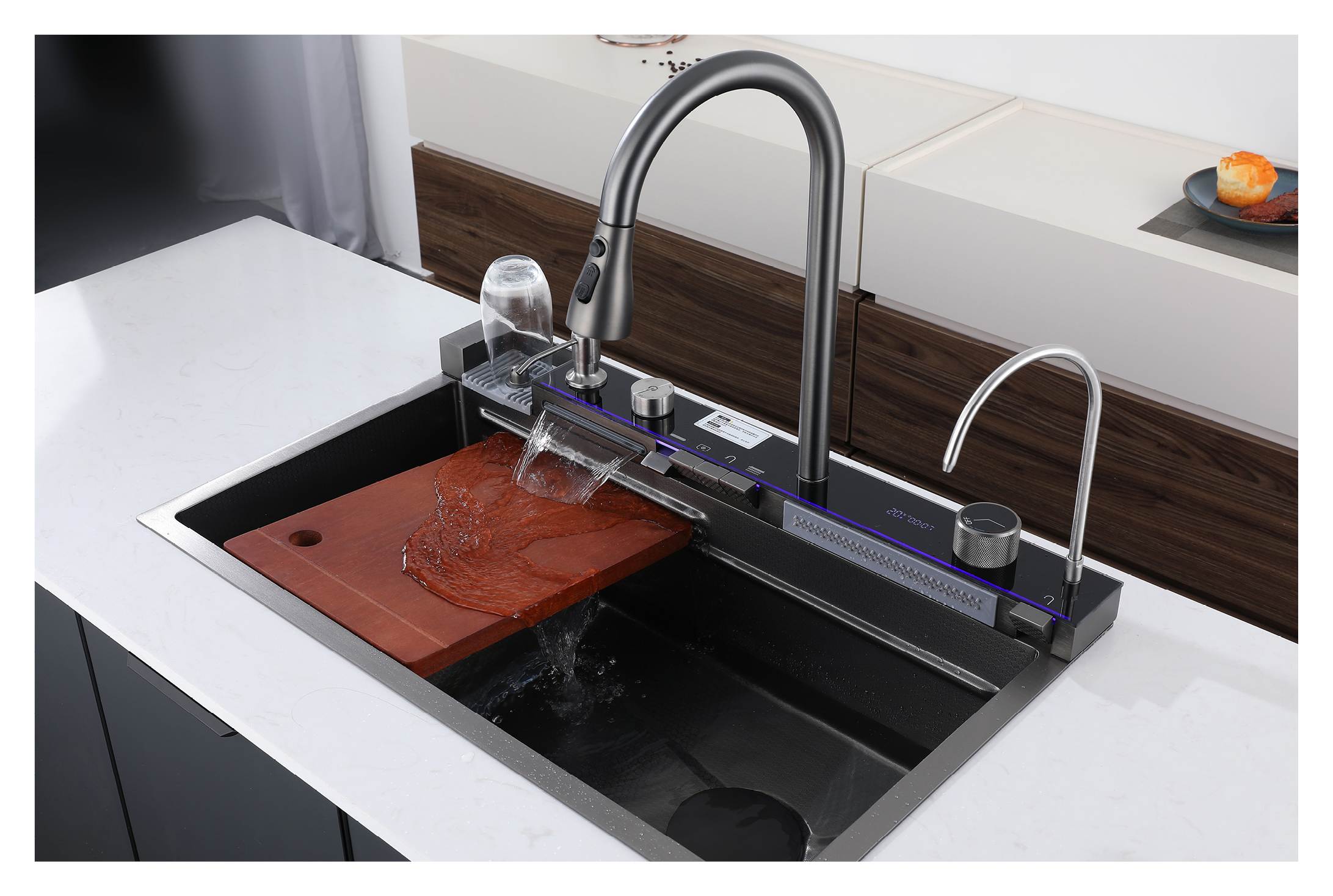 Fliegendes Regen-Wasserfall-Waschbecken