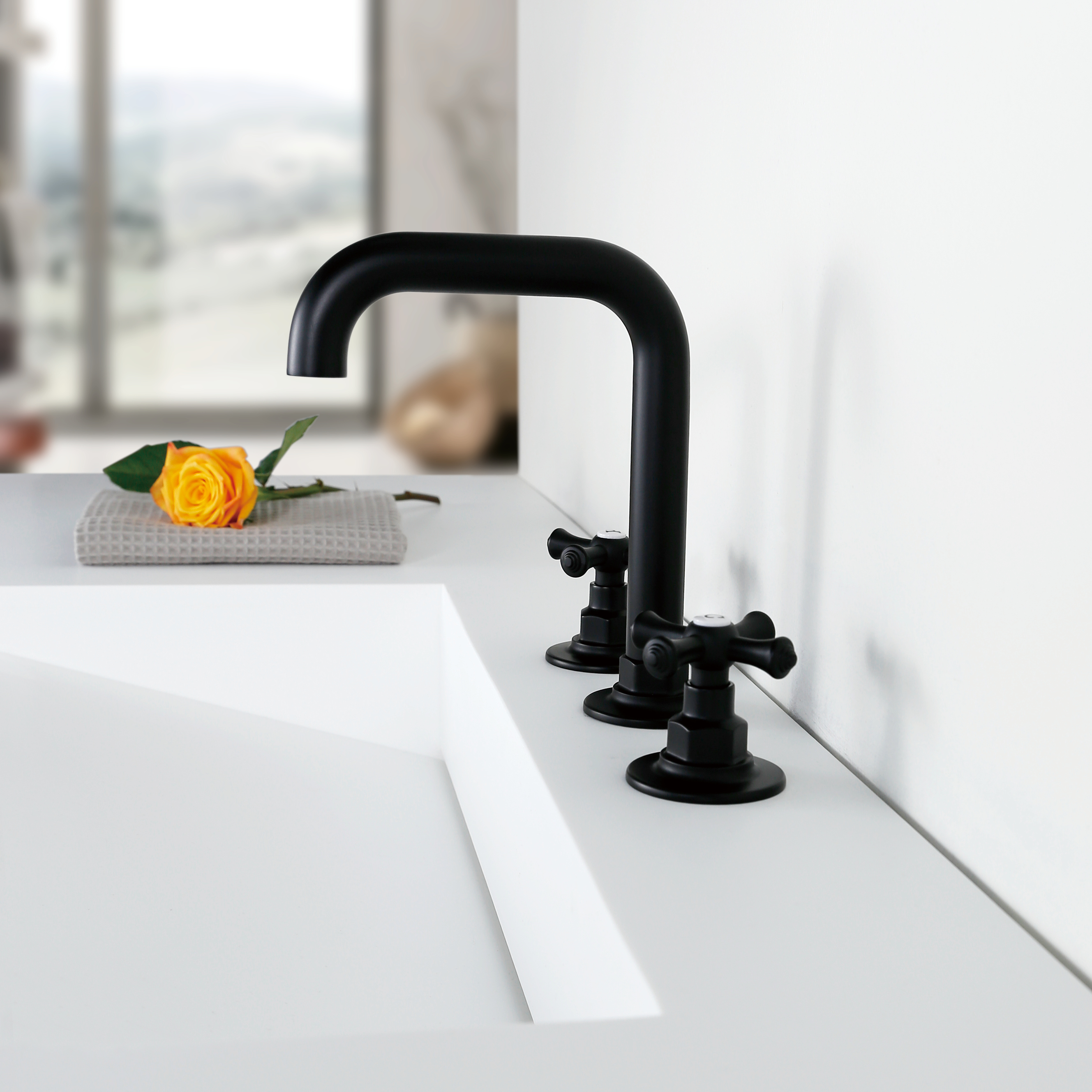 Hochwertige 3 Löcher Doppelgriff Badezimmer Wasserhahn Waschbeckenmischer Haken