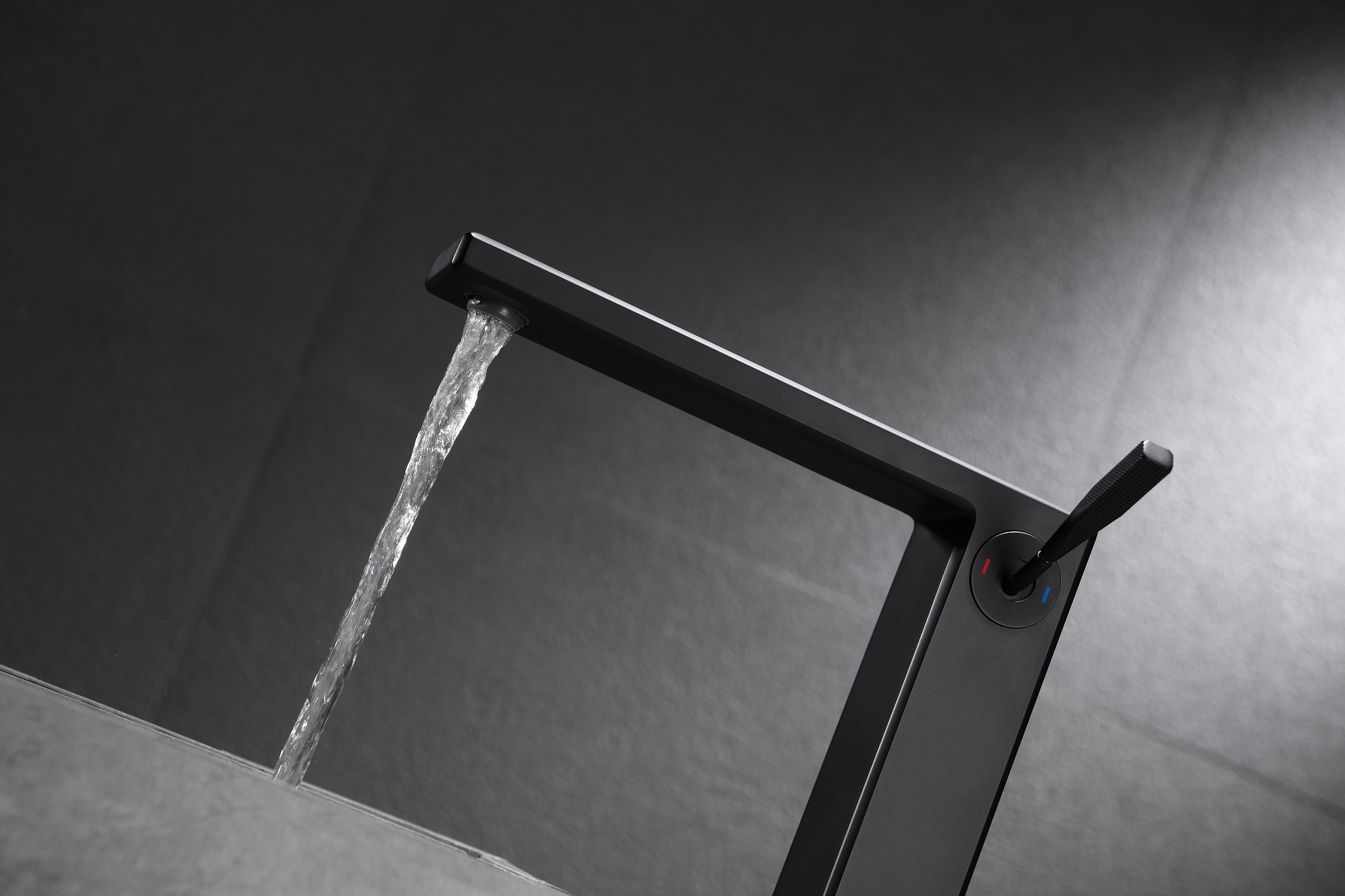 Waschbecken-Badezimmerhahn