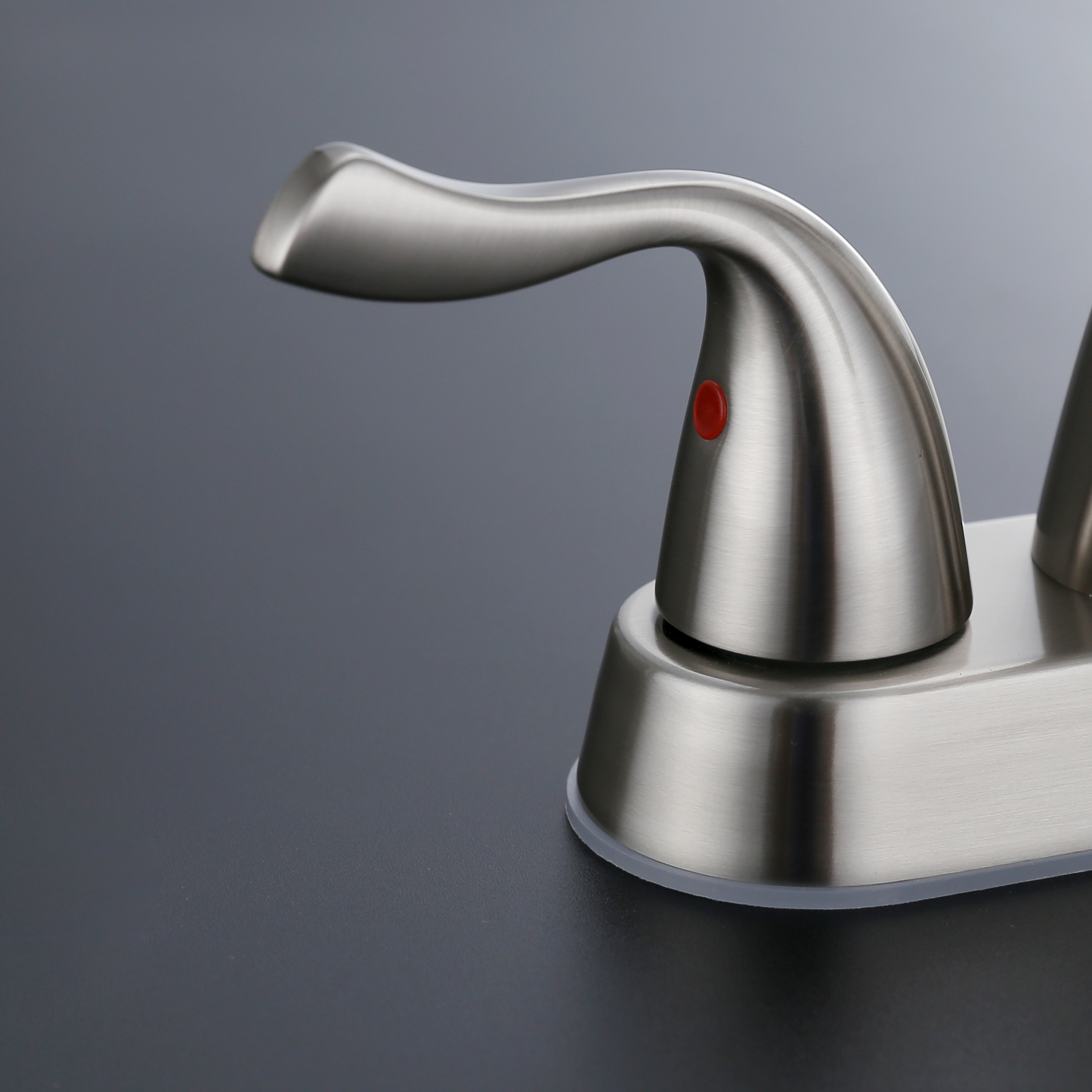 Allen und Roth Goldhahn