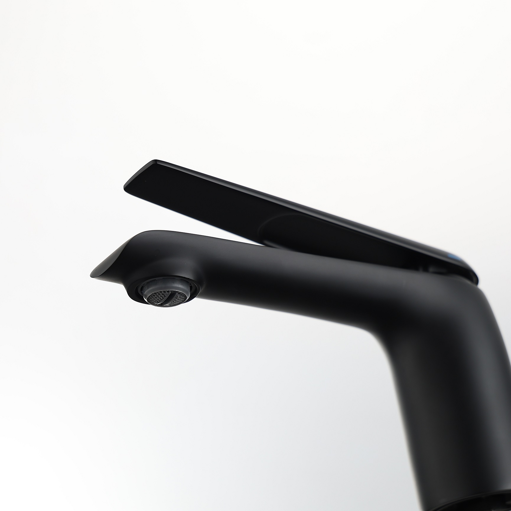 Schlaues Messing Matt Black Wholesale Eingriff Messingbecken, Badarmaturen für Schiffswaschbecken