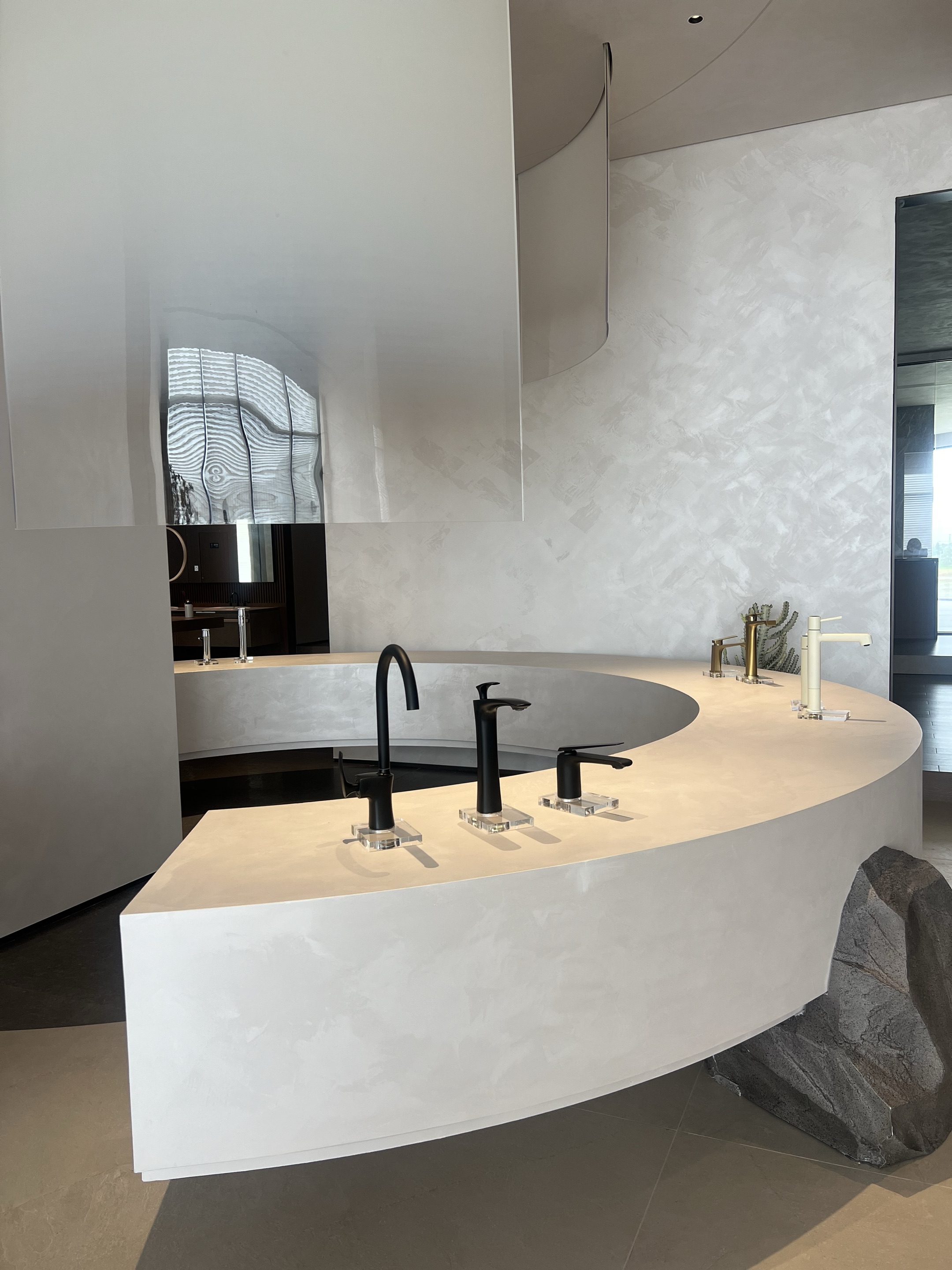 Geb&uuml;rstete Nickel -Badezimmerhahn