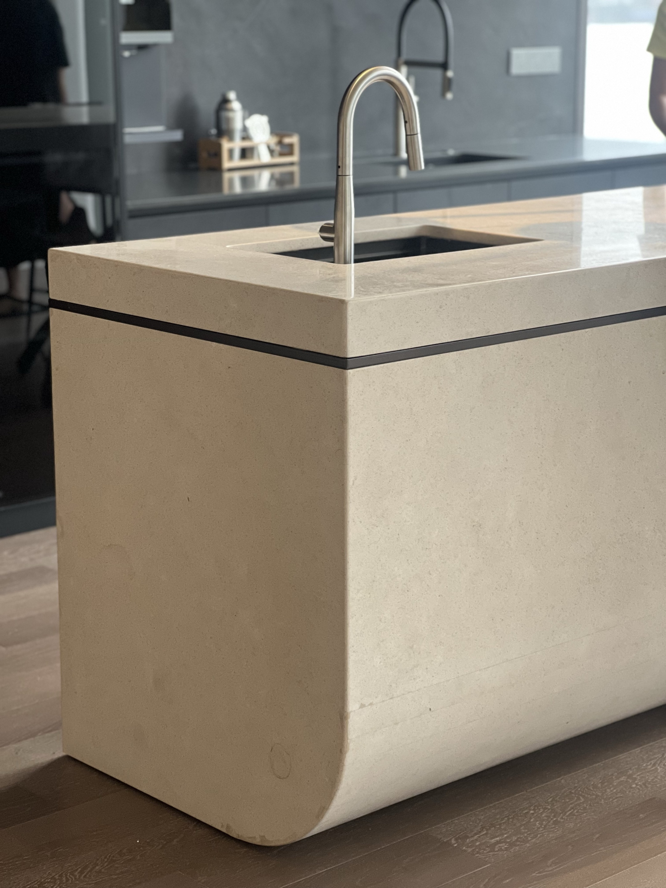 K&uuml;chenarmette aus Edelstahl