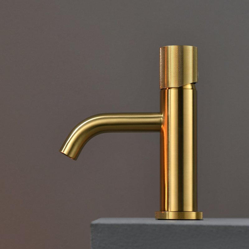 Sly Messing gebürstet Gold Wasserfall Spout Mixer Eingrad