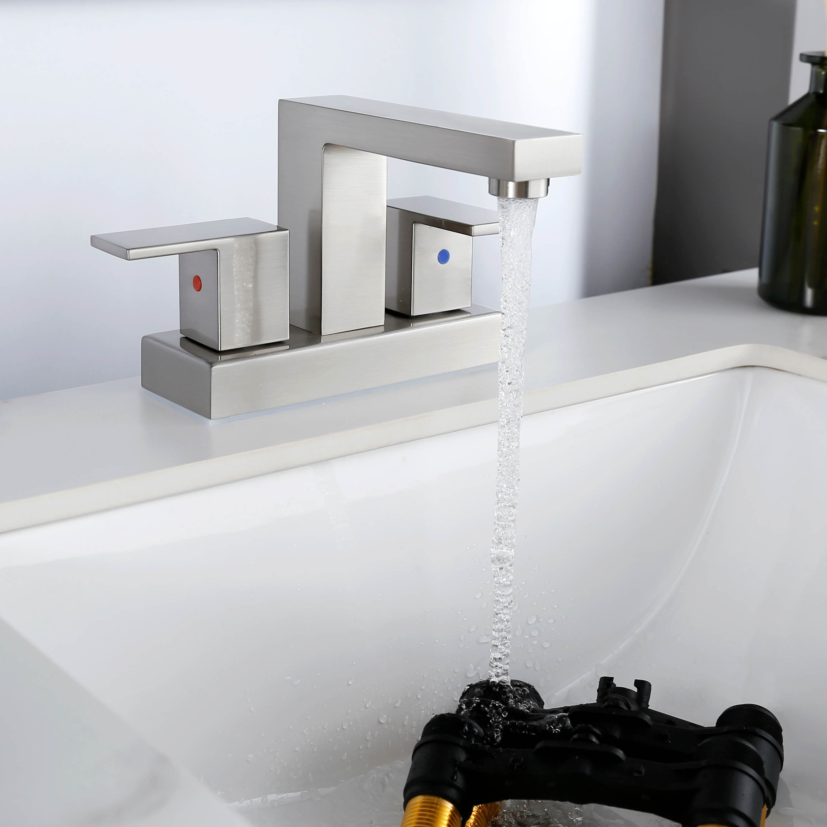 SLY New Arrivals Classic Design Doppelgriff Centerset Wasserhahn für Home Badezimmer