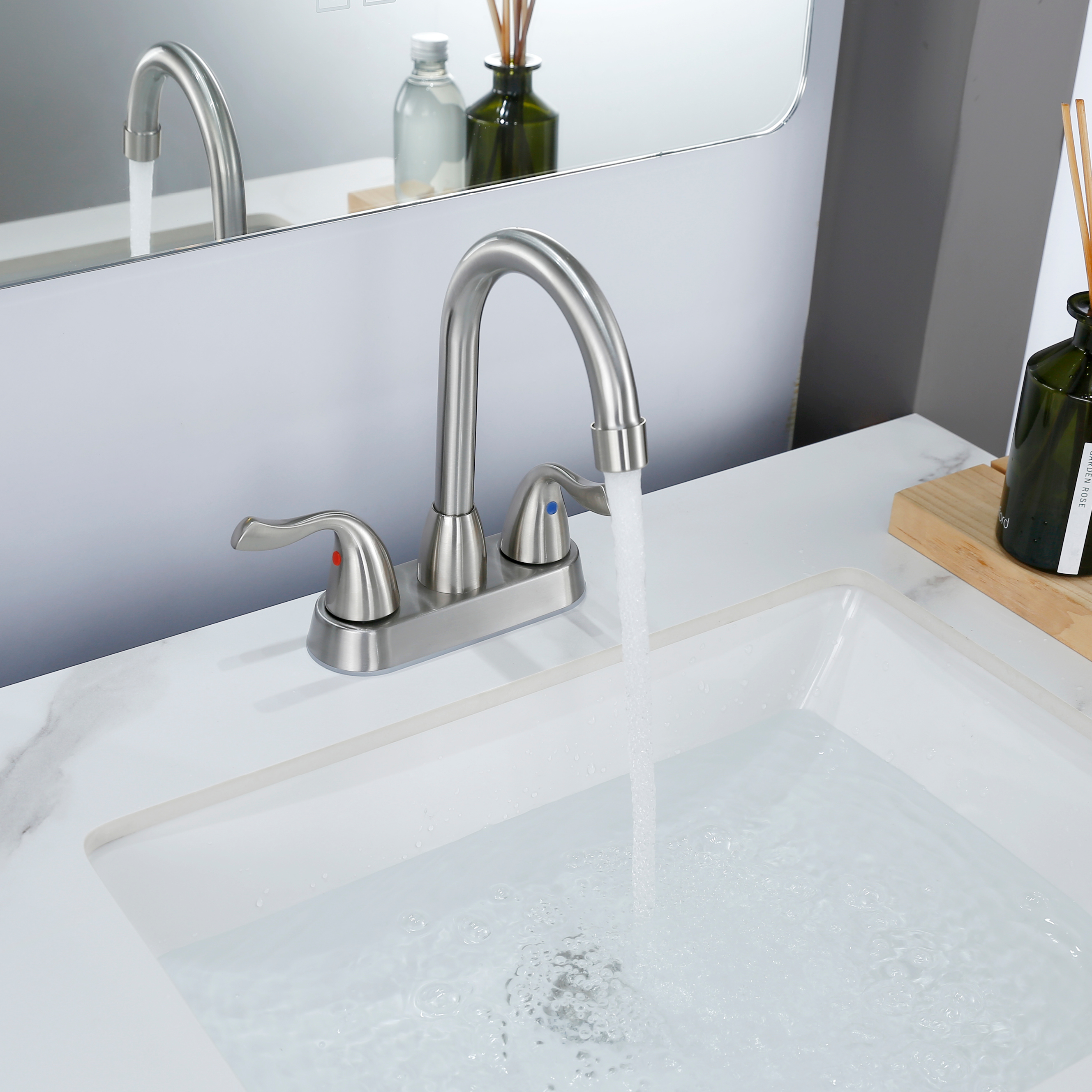Schlaues doppeltkopfes Griffbecken Wasserhahn Badezimmer Wasserhahn