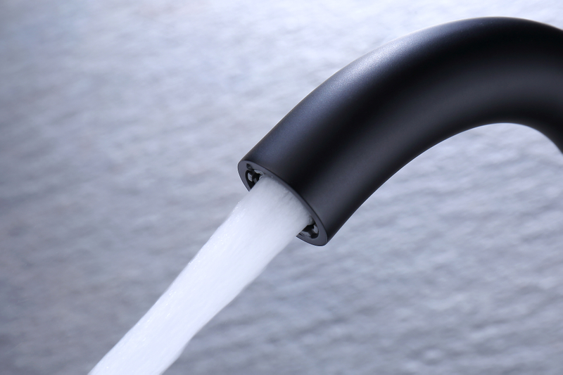 Sly verkauft heiße schwarze Wasserhähne Großhandel