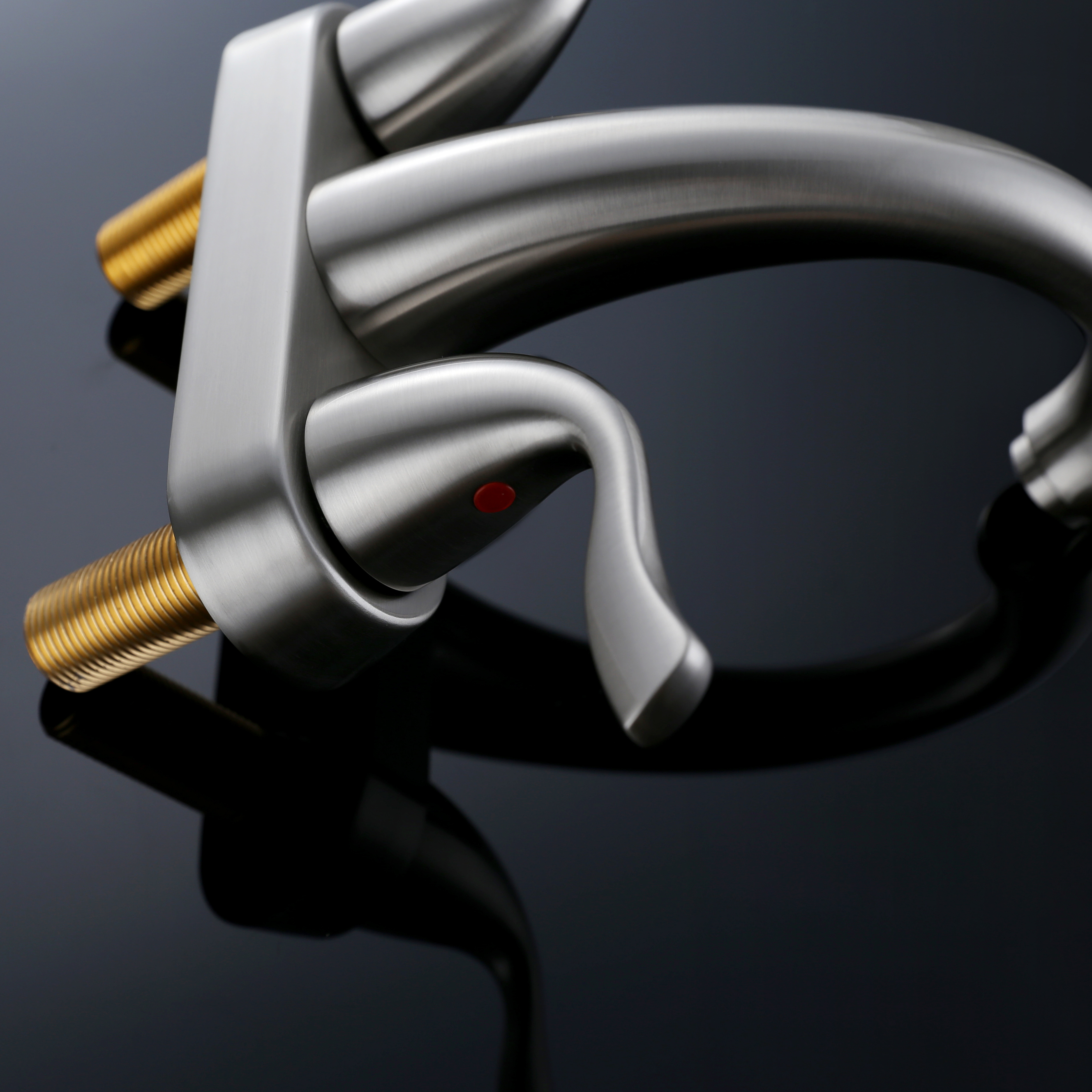 Antiker Waschbeckenhahn