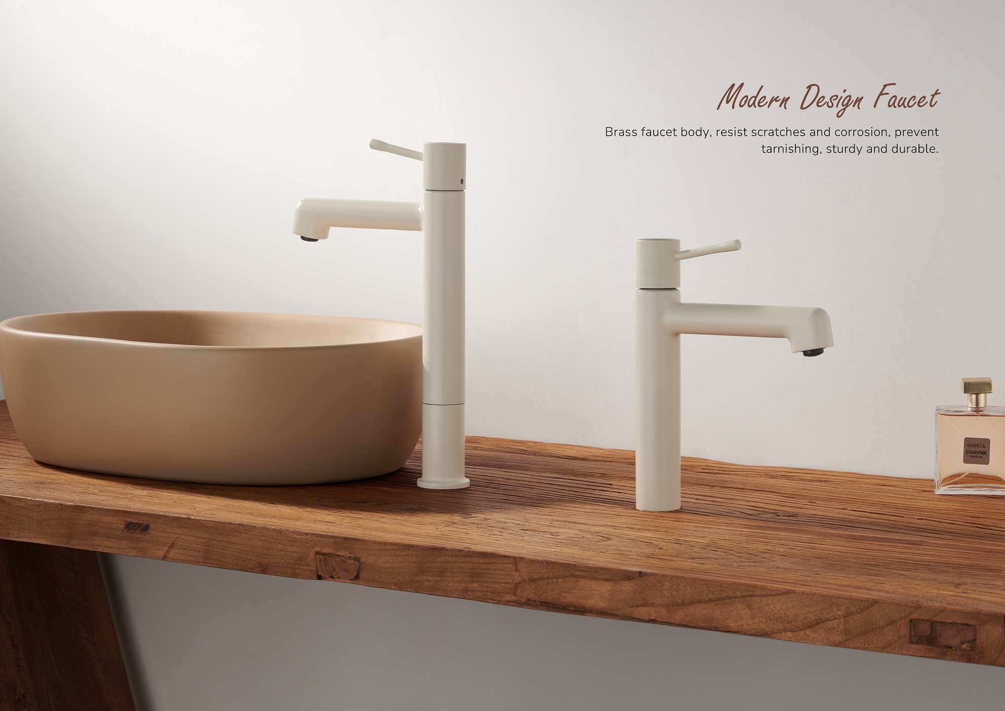 Wei&szlig;er Badezimmerhahn