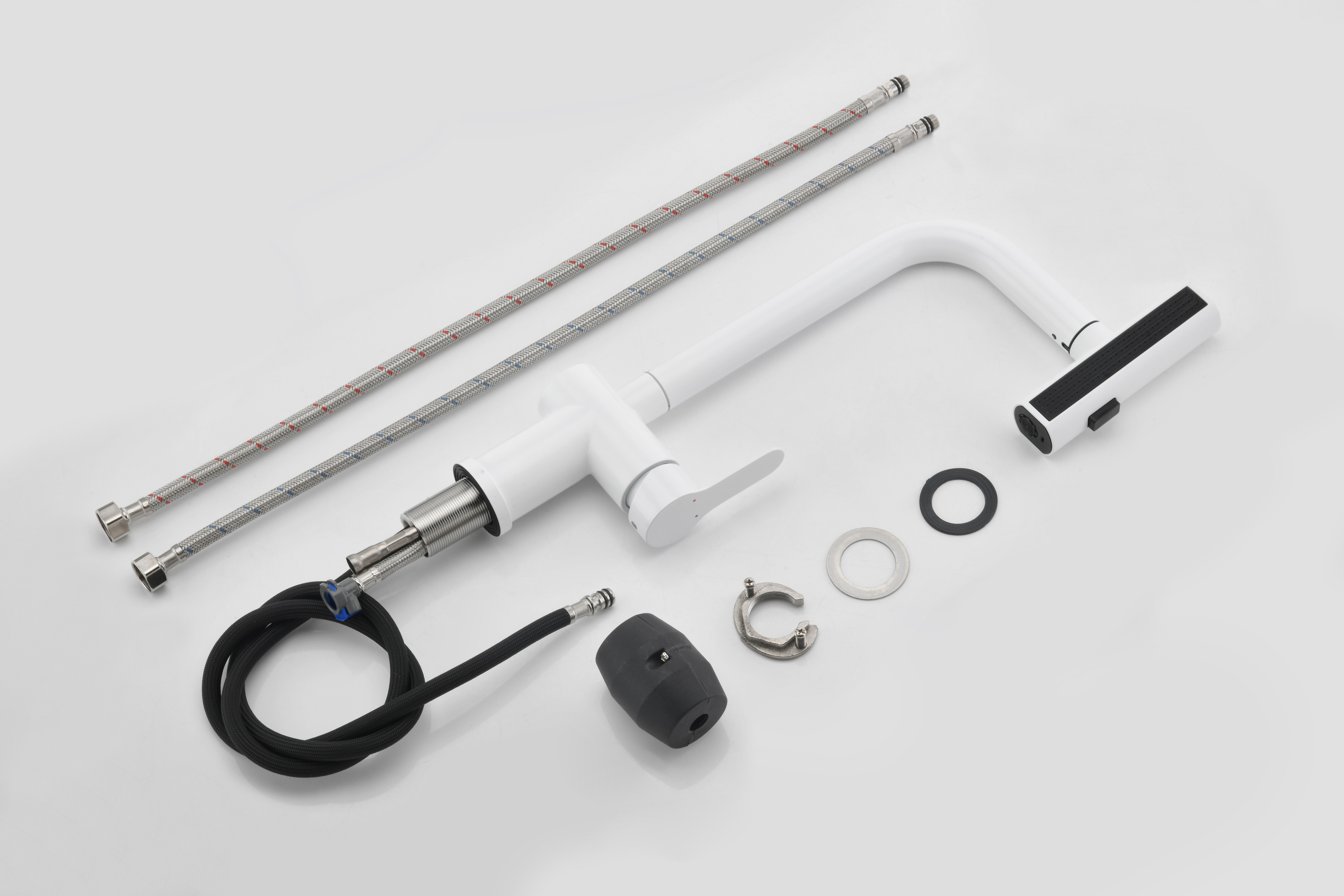 K&uuml;chensp&uuml;le mit Wasserh&auml;hnen