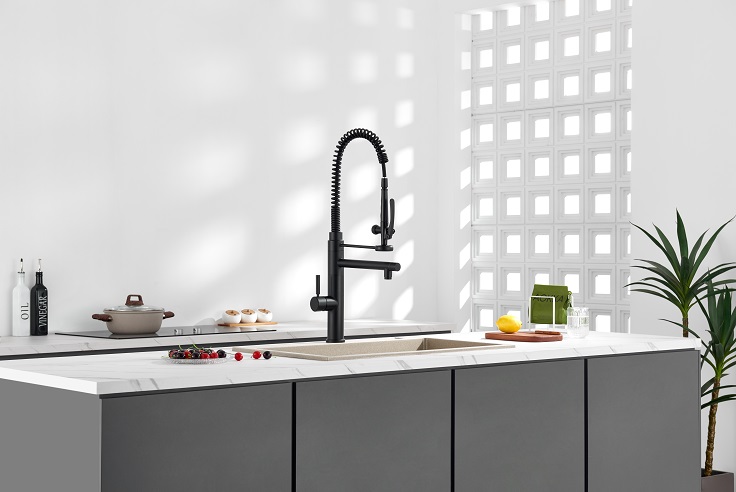 Sly neuer moderner Stil 304 Mattschwarze Küchenarmatur Waschbecken Wasserhahn mit Pull Down